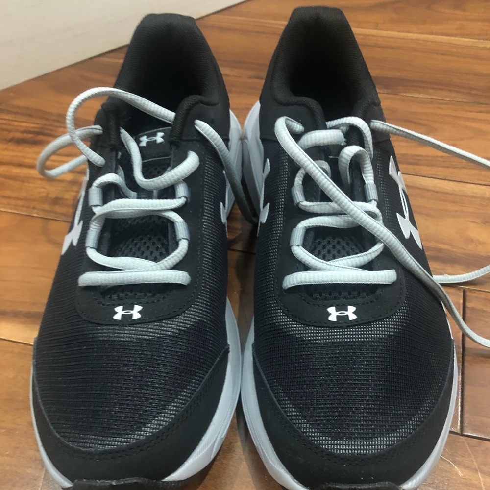 Youth boys Under Armour sneakers